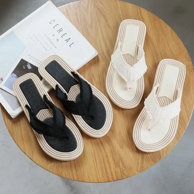 Women's White Straw Pea Sandals Flat Heel Beach Wear