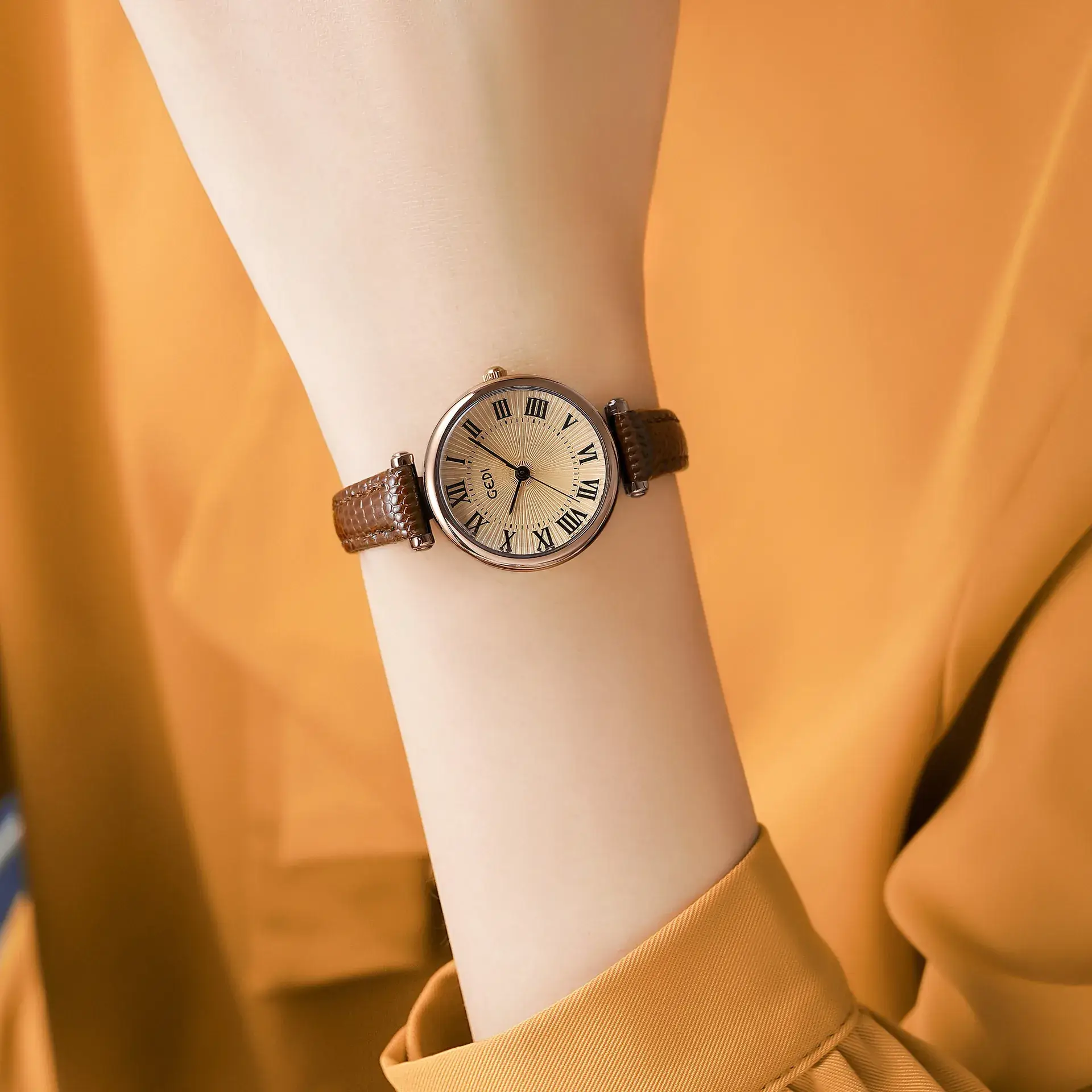 Gold Retro Women's Quartz Watch with Black Strap - Image 6