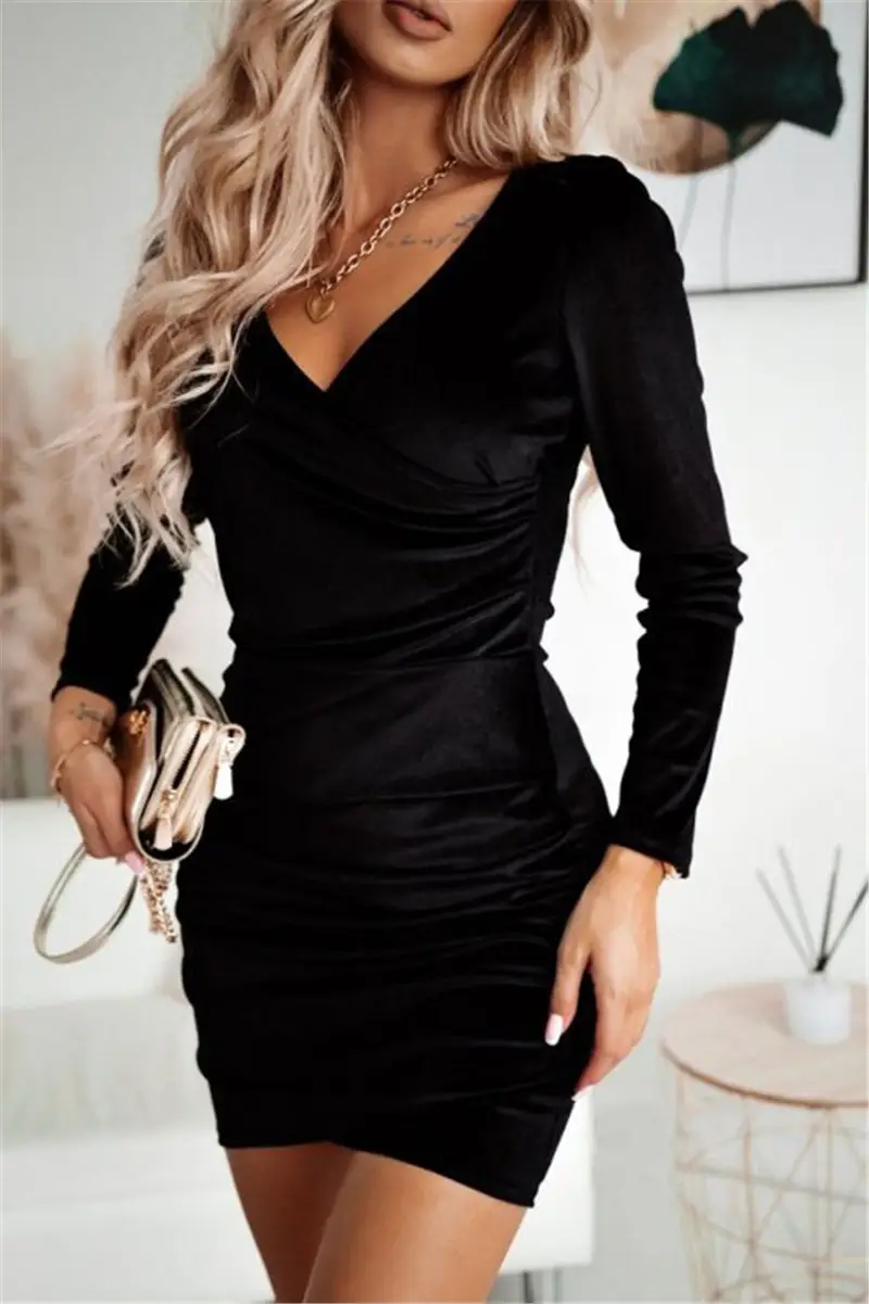 2024 Women's Pleated Velvet Shorts Set Black Green Red - Image 3