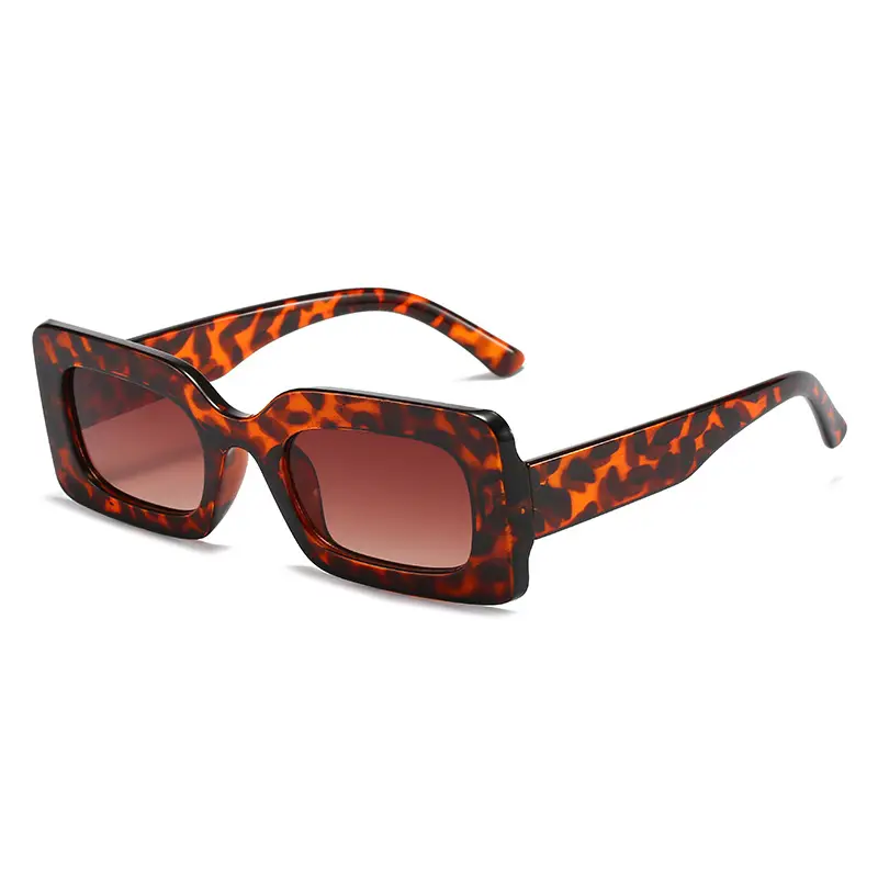Leopard-framed double teas