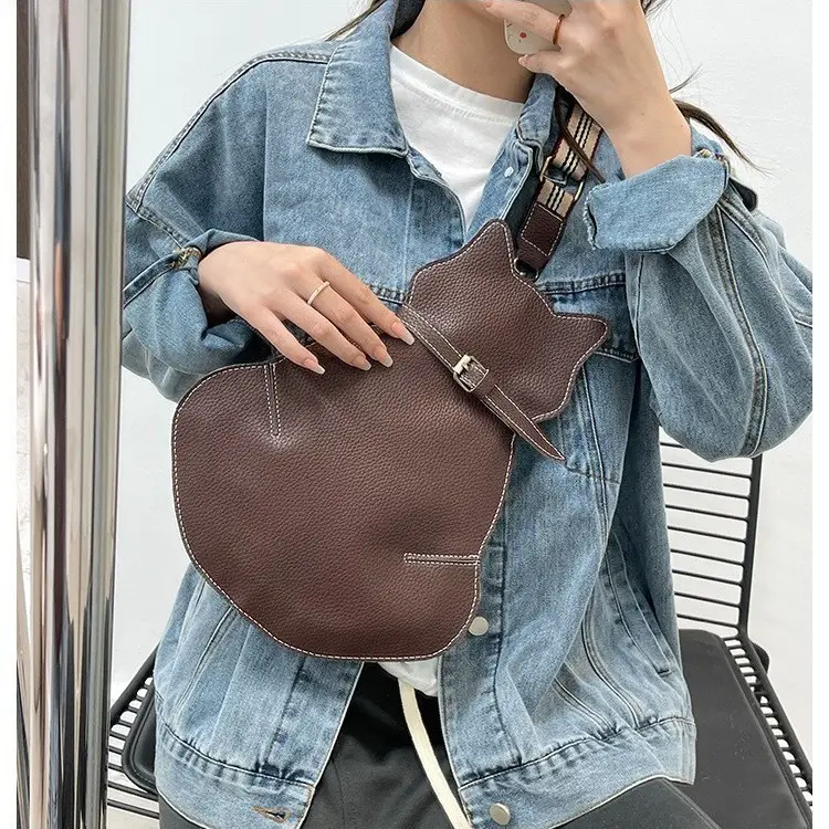 Cat Design Crossbody Bag Black Fashionable Shoulder Bag
