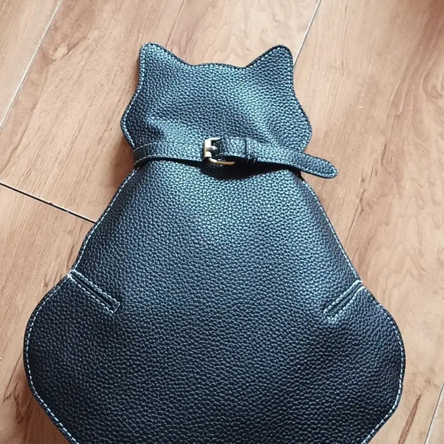 Cat Design Crossbody Bag Black Fashionable Shoulder Bag