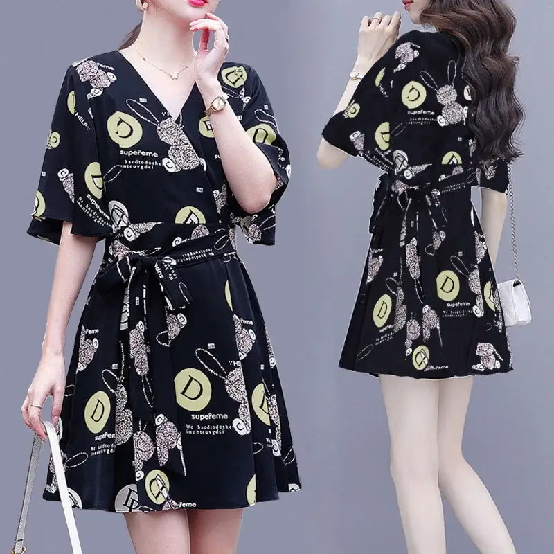 Black Banana Print Belted Skirt Suit for Women - Image 10