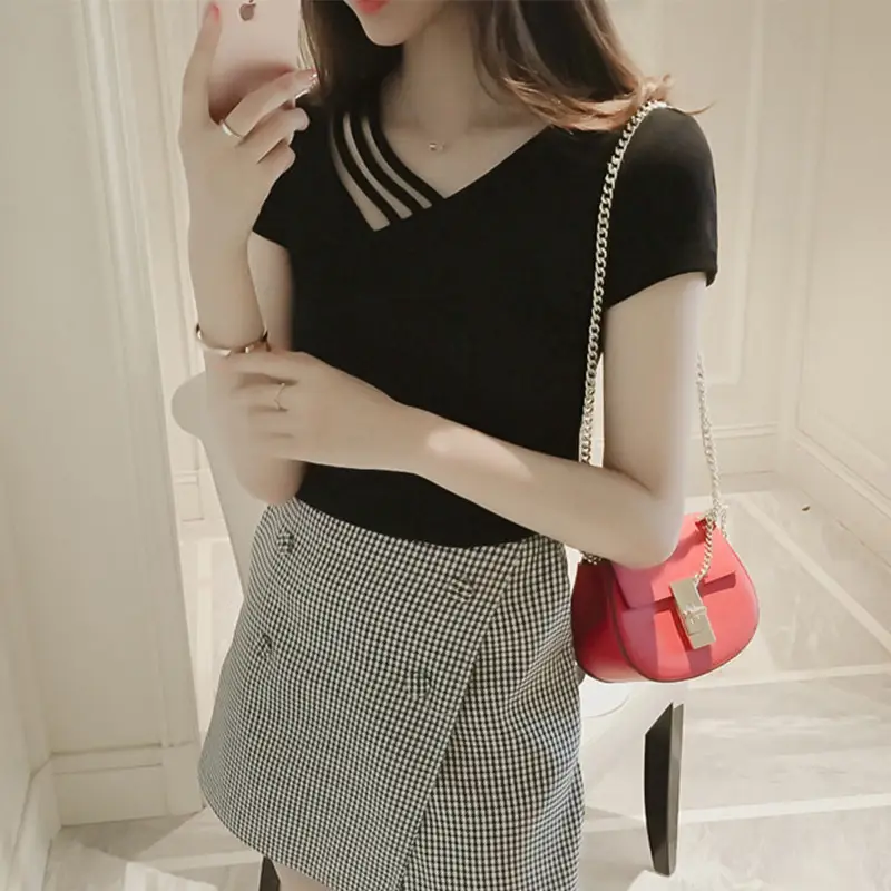 Women Black V-Neck Slim Fit T-Shirt 2025 Summer - Image 4