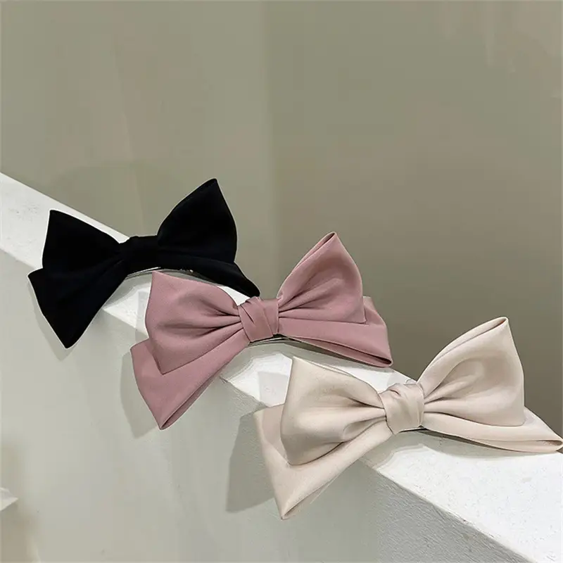 Women's Black Three-Dimensional Bow Hairpin Clip - Image 3