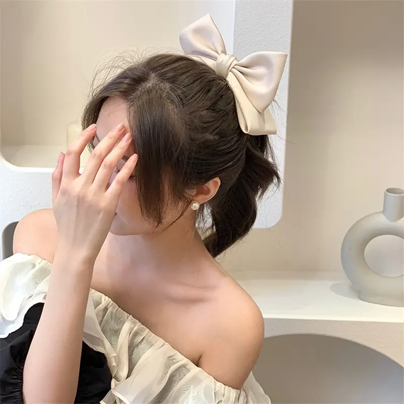 Women's Black Three-Dimensional Bow Hairpin Clip - Image 4