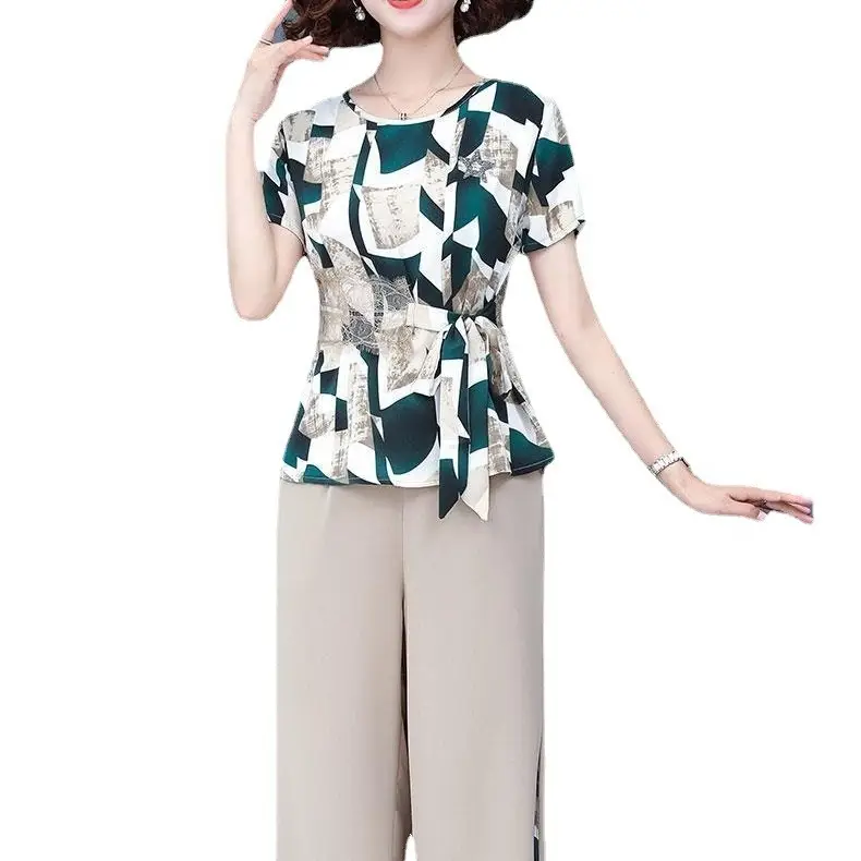 Middle-Aged Women 2-Piece Summer Outfit Set - Image 5