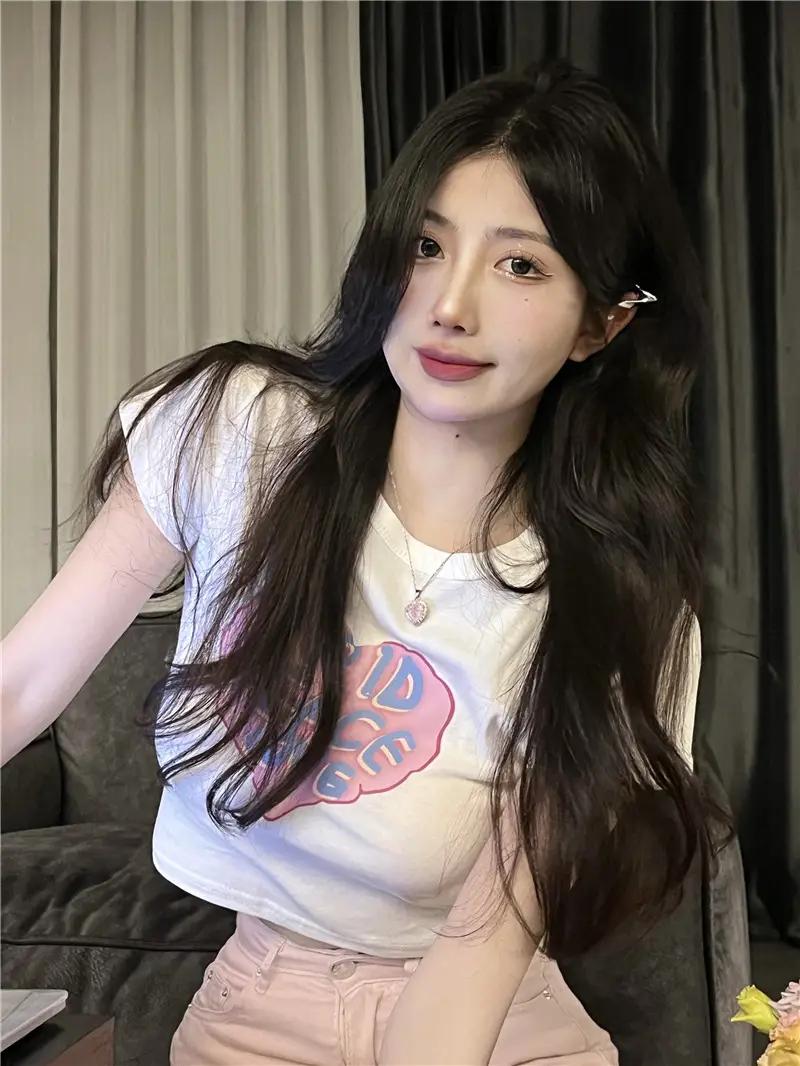 Women Short Sleeve T-Shirt White Heart Print 2025 — feature 8