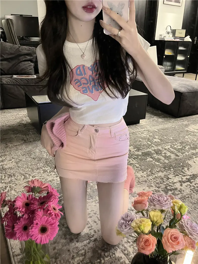 Women Short Sleeve T-Shirt White Heart Print 2025 — feature 9