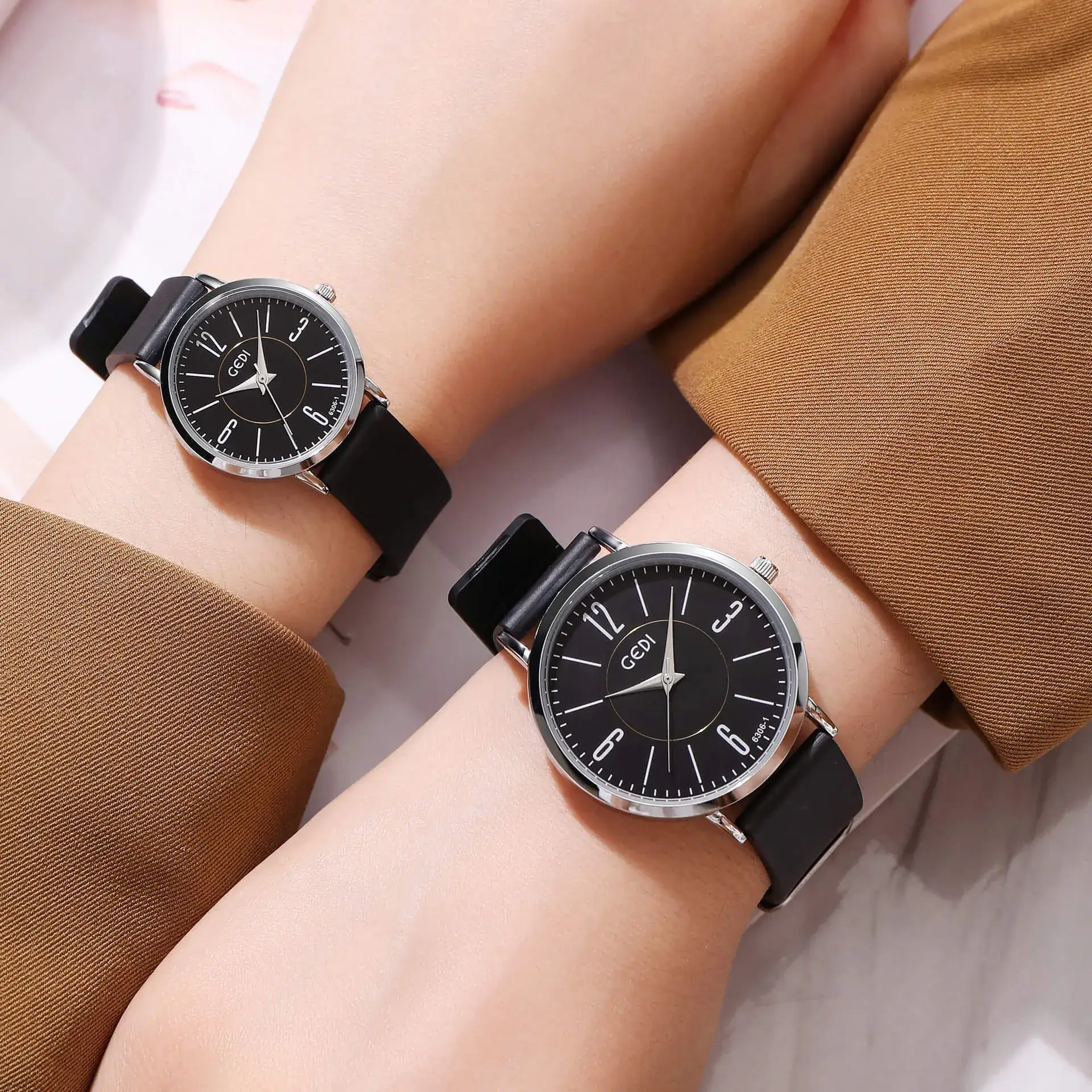 Goldie Couple Silicone Watch Set Waterproof Quartz Gift Watch - Image 6