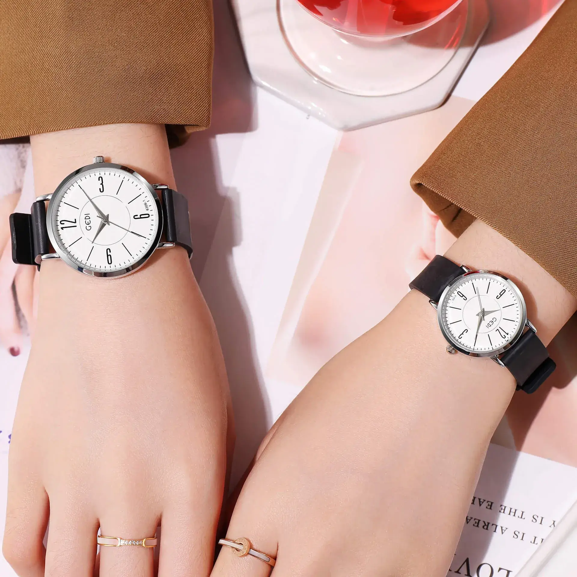 Goldie Couple Silicone Watch Set Waterproof Quartz Gift Watch - Image 7