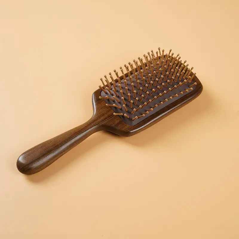 Generous air cushion comb