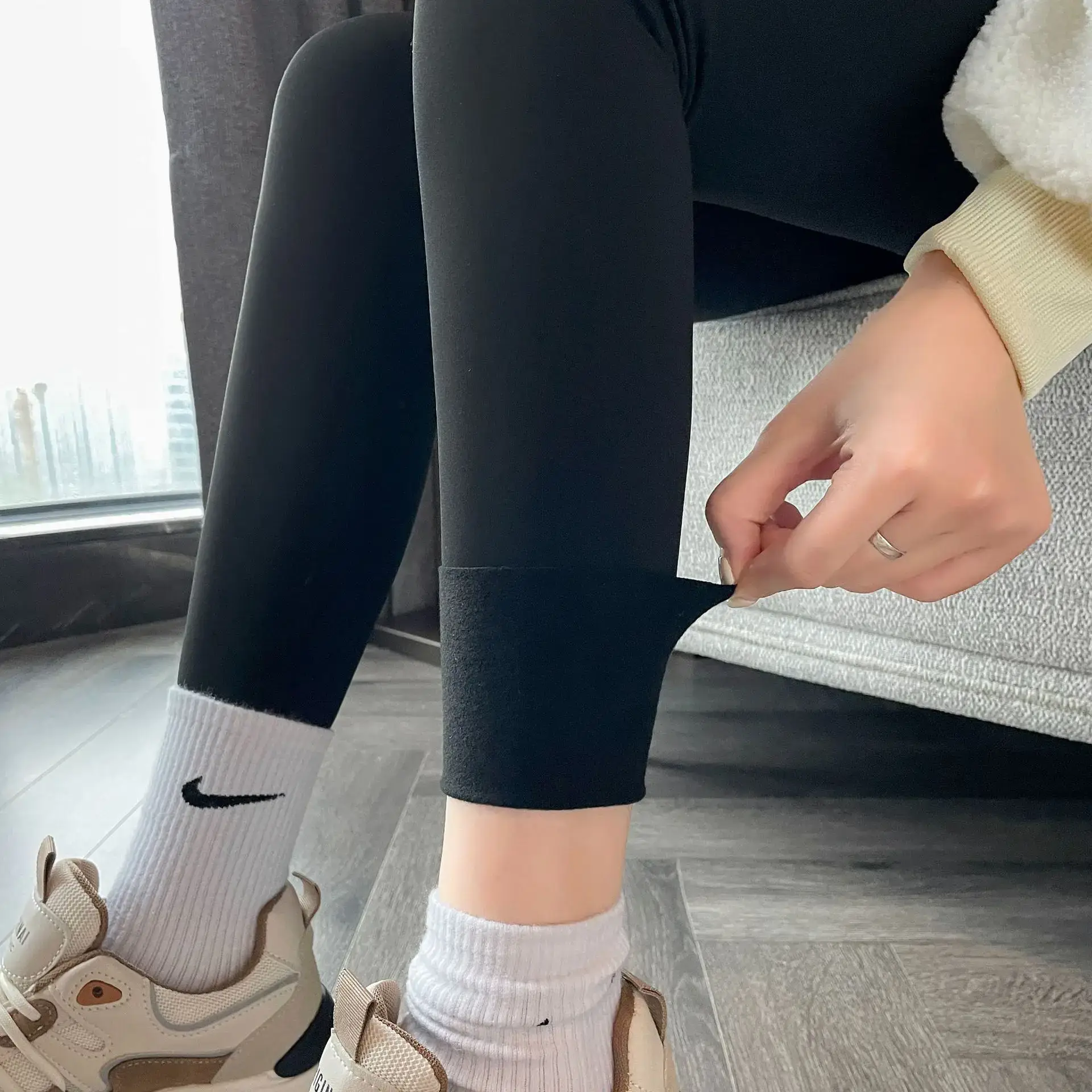 Women's Purple Fleece Leggings Black Slim Fit Warm Yoga Pants - Image 7