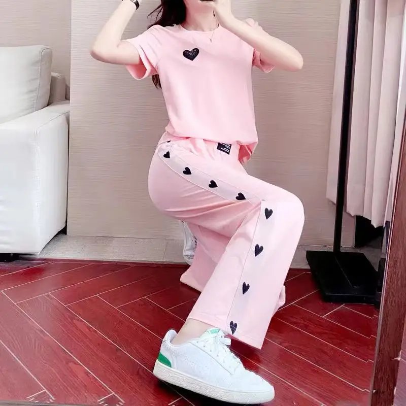 Pink Heart Print Women's Summer Casual Two-Piece Set - Image 5