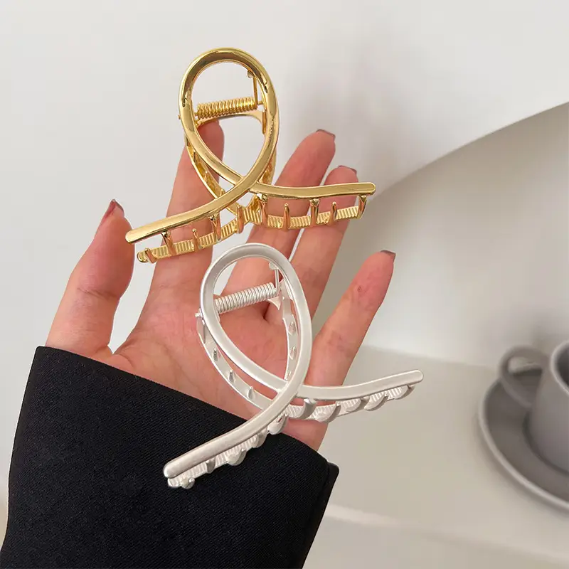 Gold Korean Style Hairpin for Women - Image 4