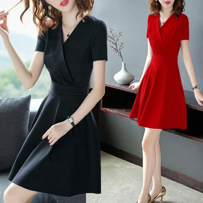 Women's Red Short Sleeve V-Neck Dress Large - Image 3