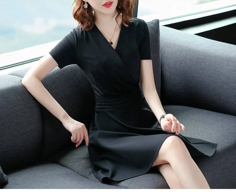 Women's Red Short Sleeve V-Neck Dress Large — feature 17