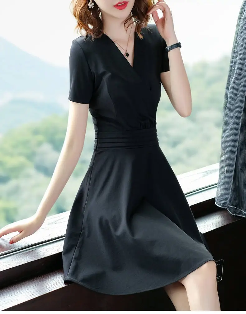 Women's Red Short Sleeve V-Neck Dress Large — feature 19