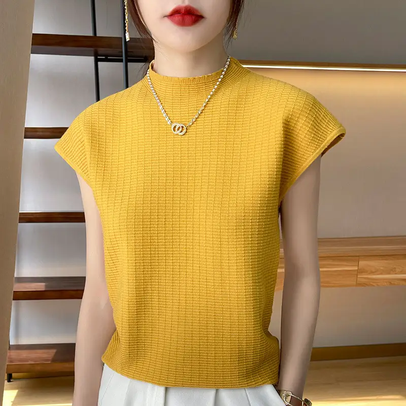 Women's White Knitted Checkered T-Shirt Half Turtleneck - Image 4
