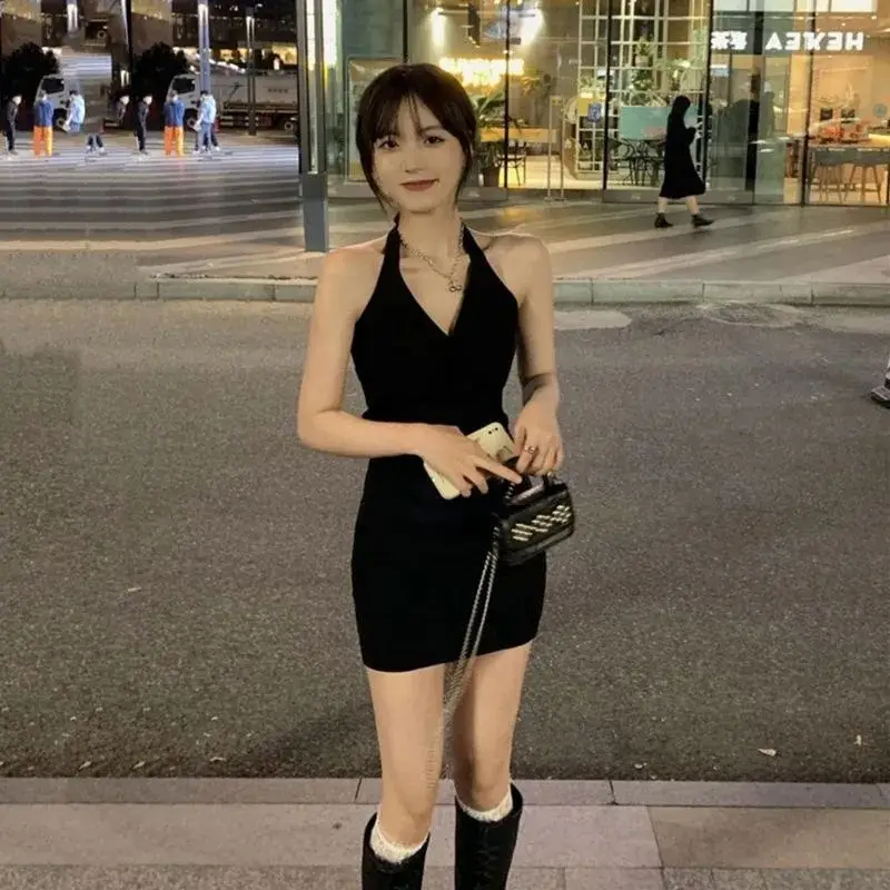Black Slim Fit Backless Dress for Women 2023 — feature 8