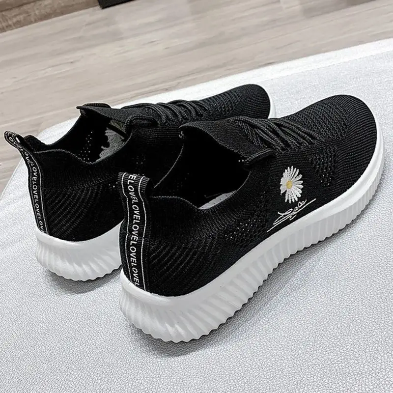 2025 Spring and Summer New Shoes Women's Feiwei Breathable Student White Shoes Mesh Sports Shoes Casual Shoes Women's Wholesale