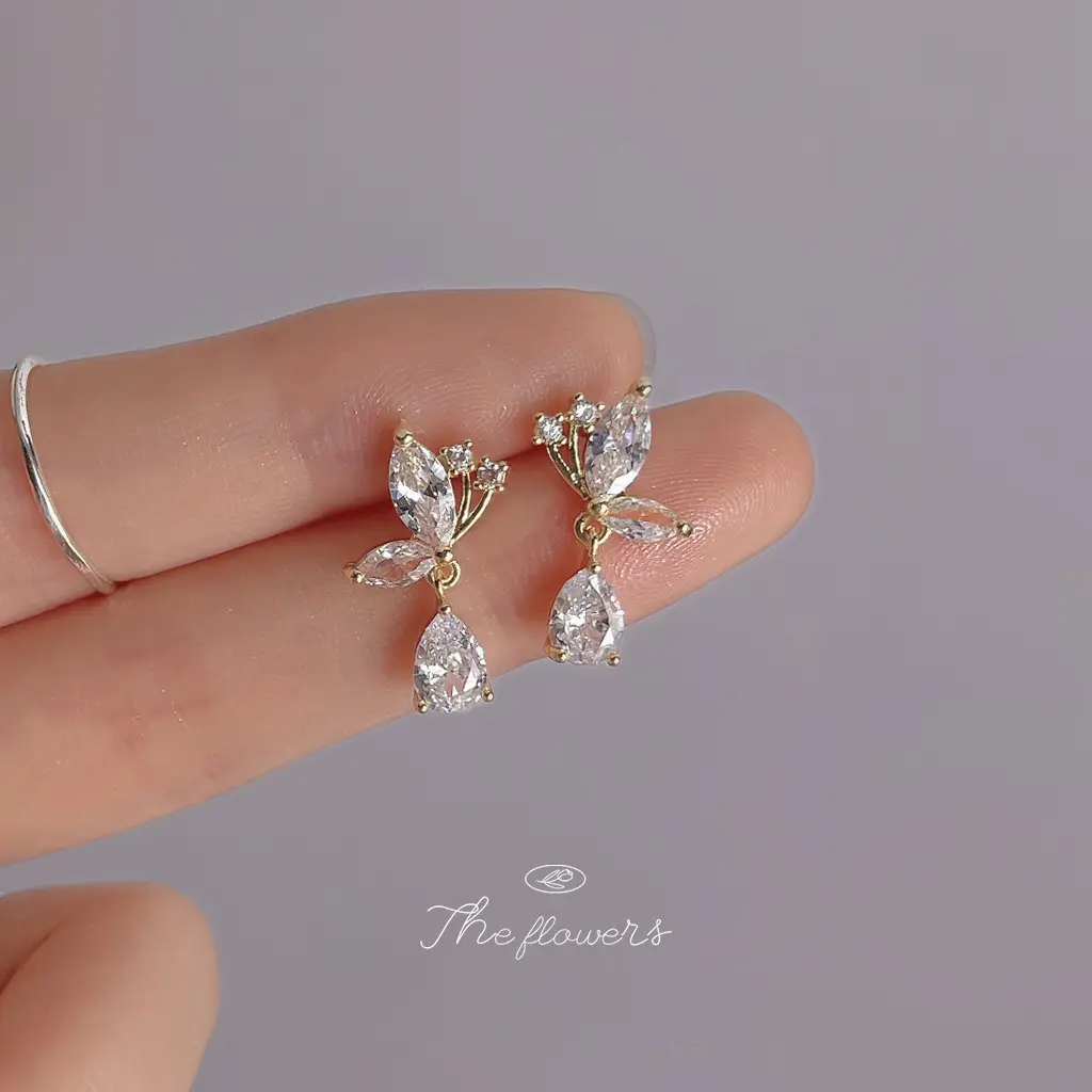 Micro-inlaid Zircon Butterfly Earrings 925 Silver Needle Plating - Image 4
