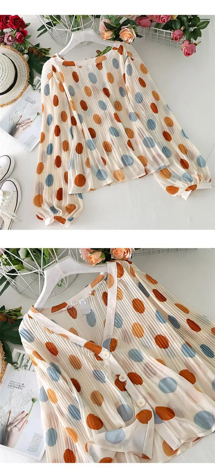 Women V-Neck Pleated Sunscreen Top with Bubble Lantern Sleeve — feature 11