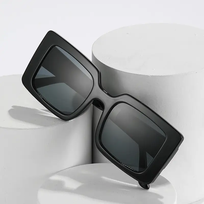 Square Sunglasses for Women Tortoise Print Gradient Shades - Image 8