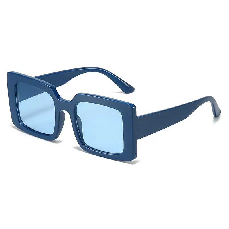 Square Sunglasses for Women Tortoise Print Gradient Shades - Image 2