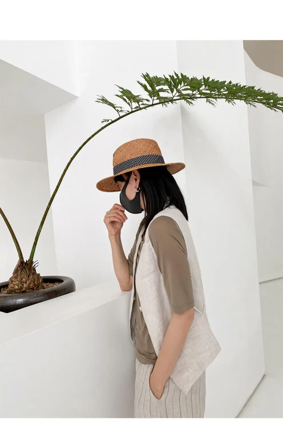 Women's 2024 Summer Linen Vest with Straw Hat — feature 31