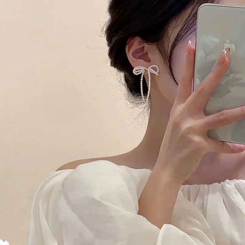 Trendy Diamond Pearl Triangle Earrings Baroque Retro Design - Image 7