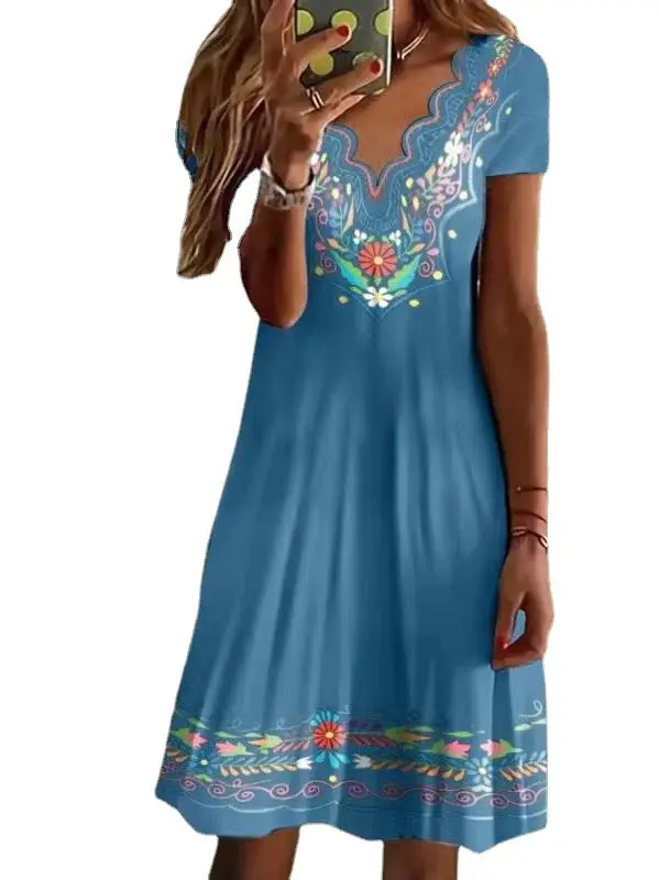 Women's Green Printed V-Neck Dress Wave Pattern - Image 4