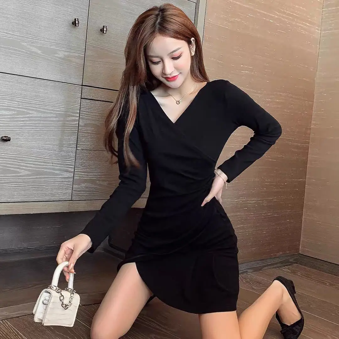 2025 Black V-Neck Slimming Dress with Little Skirt - Image 3