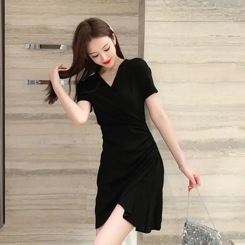 2025 Black V-Neck Slimming Dress with Little Skirt - Image 4
