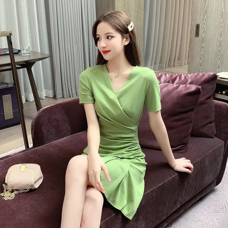 2025 Black V-Neck Slimming Dress with Little Skirt - Image 6