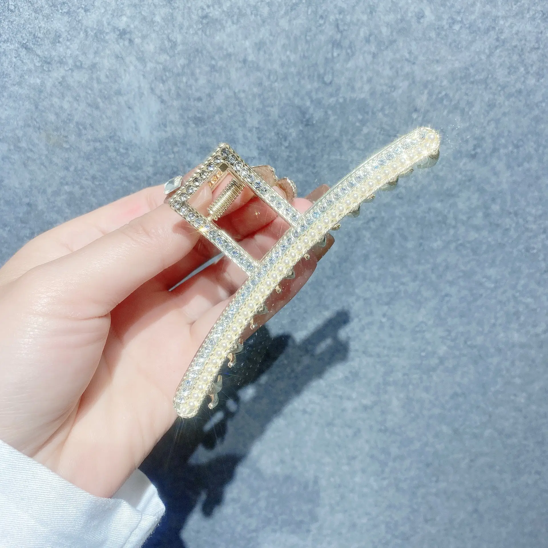 Electroplated Pearl Cyber Hair Clip for Women - Image 13