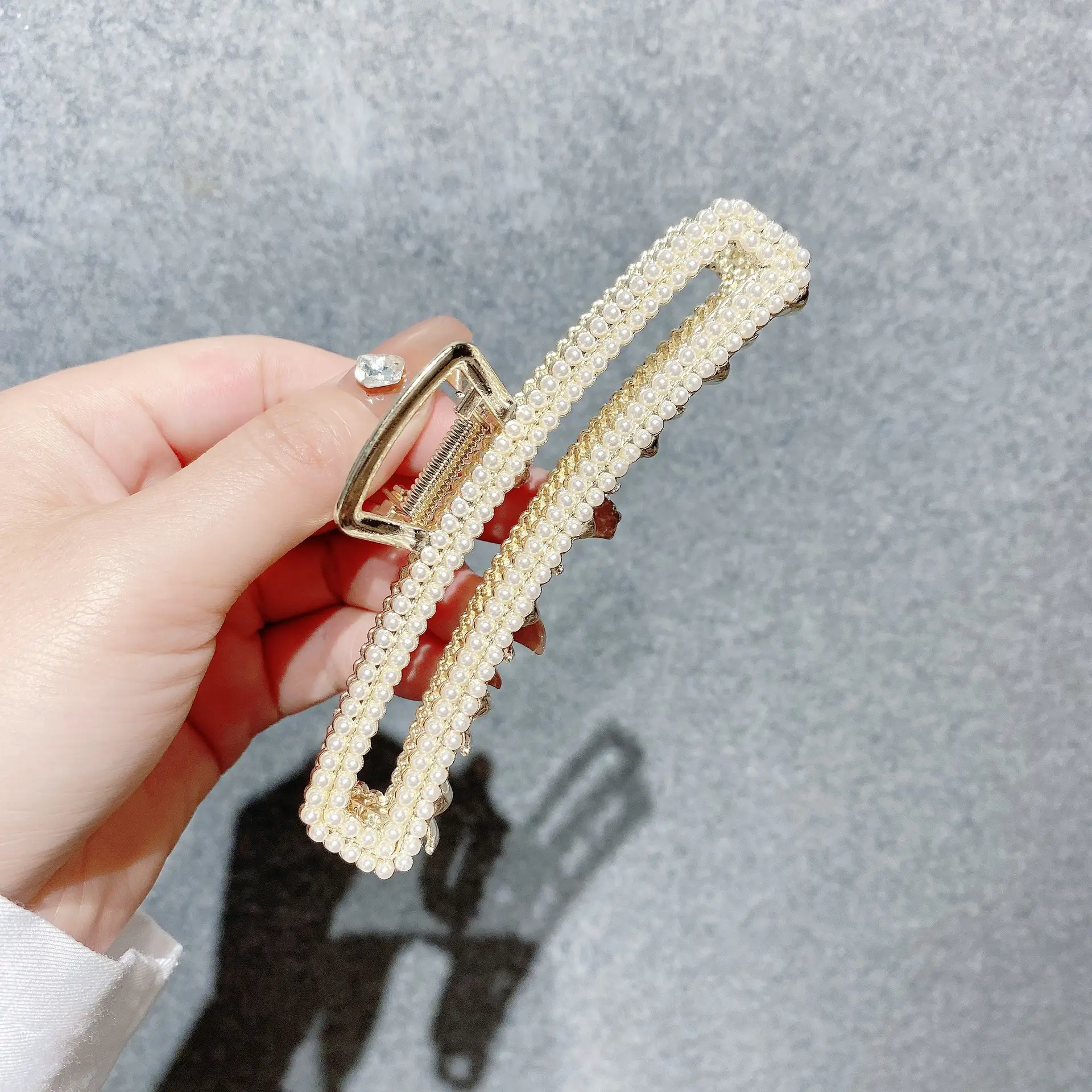 Electroplated Pearl Cyber Hair Clip for Women - Image 16