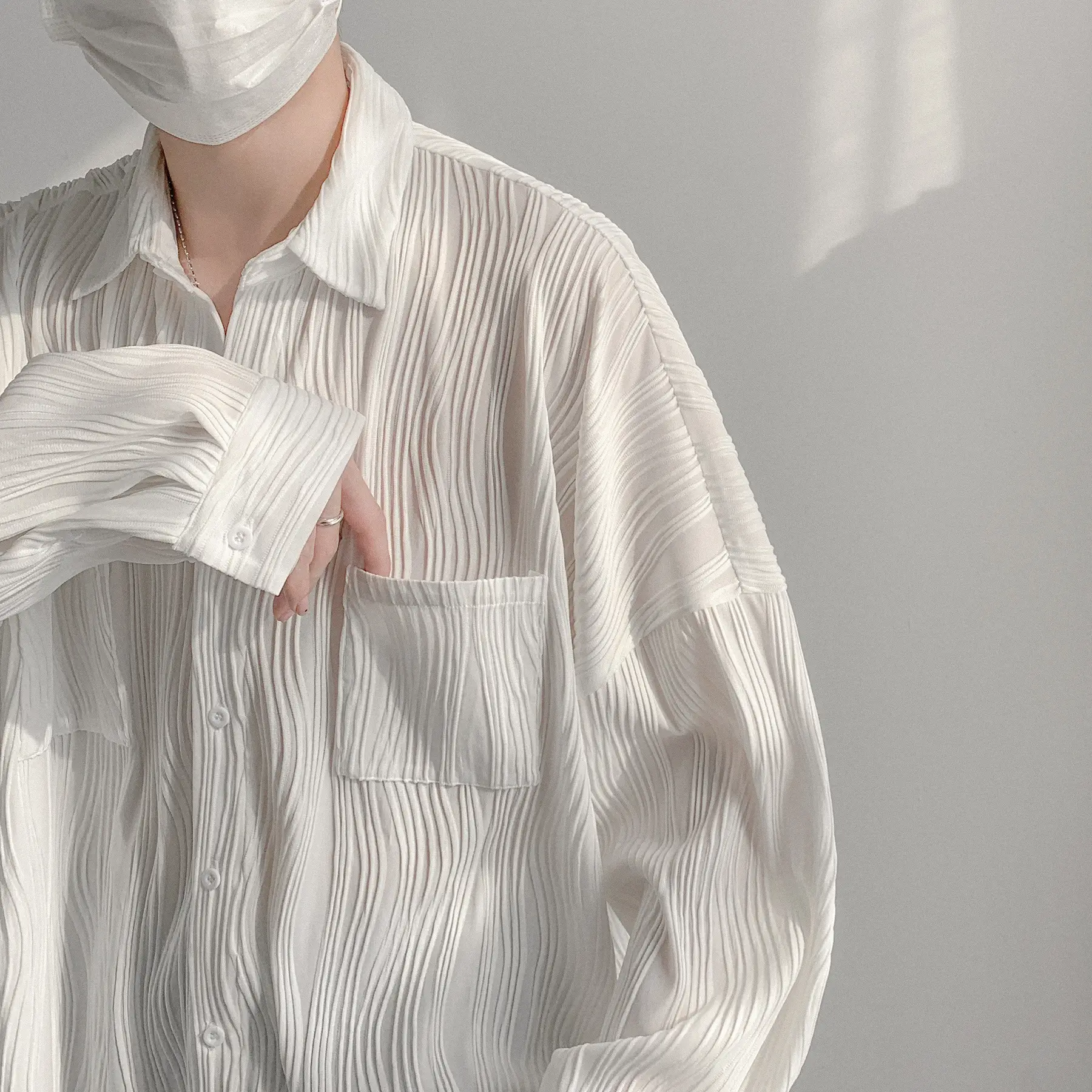 Men's White Pleated Long Sleeve Ins Shirt with Ice Silk Fabric - Image 3