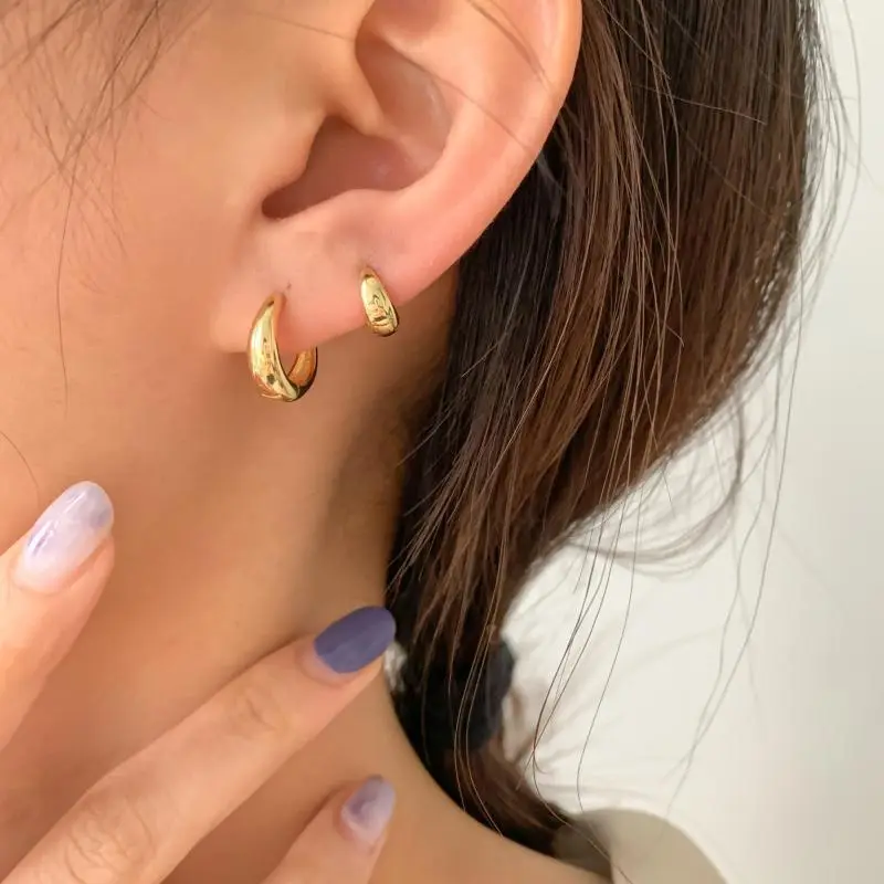 Bold Hoop Earrings for Women, Hong Kong Style, Suitable for Round Faces, Light Luxury, Trendy, Simple, Versatile, Elegant Silver Earrings, S925 Sterling Silver