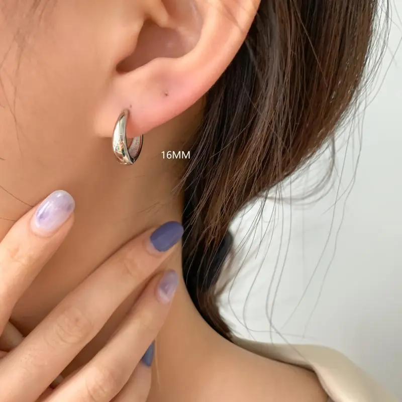 Bold Hoop Earrings for Women, Hong Kong Style, Suitable for Round Faces, Light Luxury, Trendy, Simple, Versatile, Elegant Silver Earrings, S925 Sterling Silver