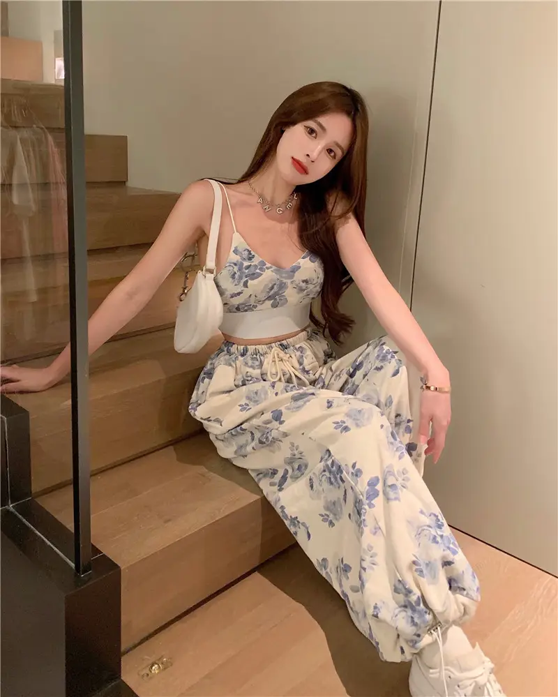 2022 Summer Women's Blue Floral Two-Piece Suit — feature 11