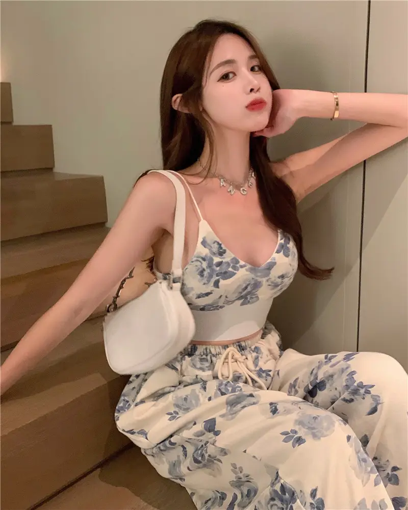 2022 Summer Women's Blue Floral Two-Piece Suit — feature 12