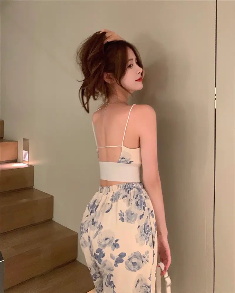 2022 Summer Women's Blue Floral Two-Piece Suit — feature 6