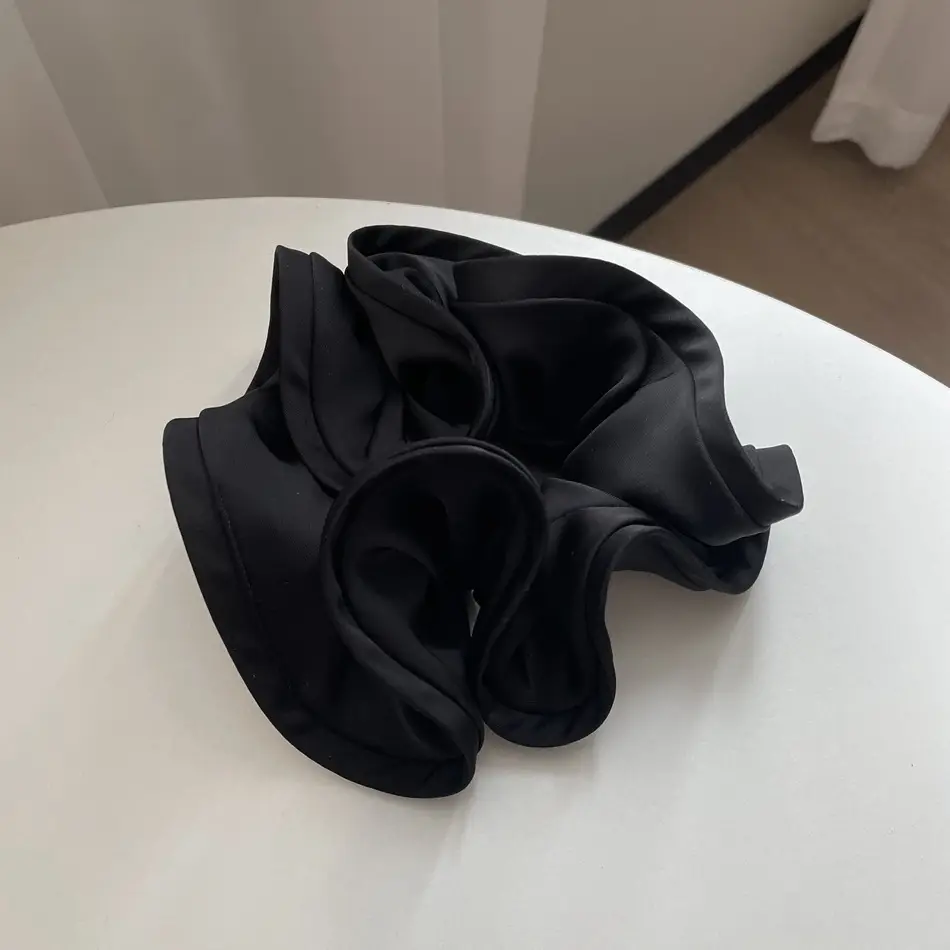 502# black (wood ear hair ring)