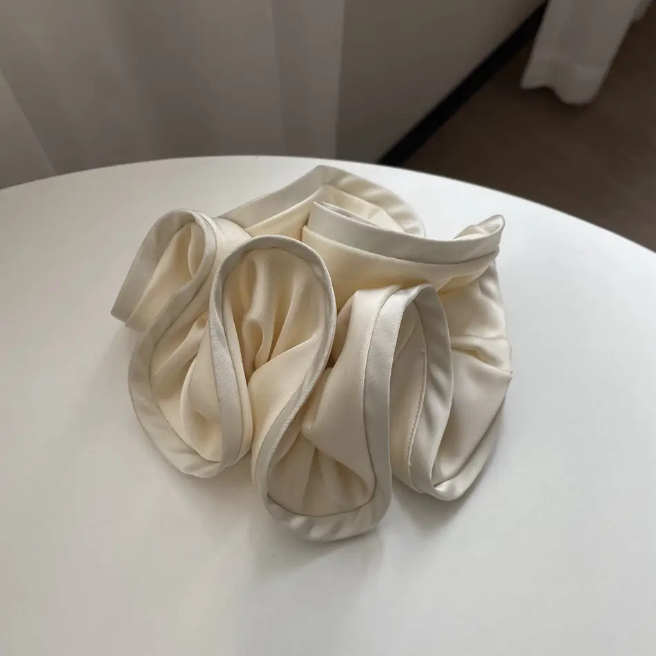 505# creamy-white (wood ear hair ring)