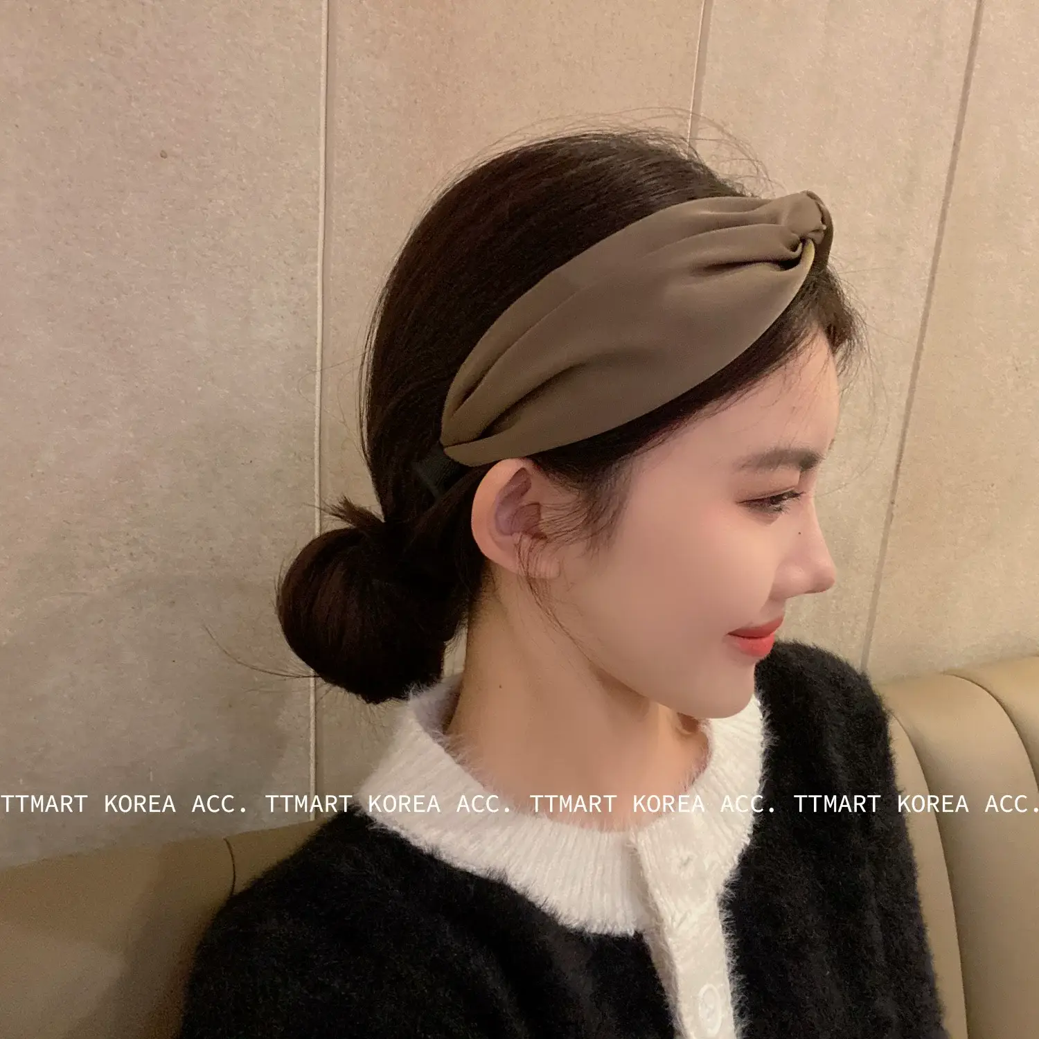 Black Satin Twisted Cross Headband for Women — feature 7