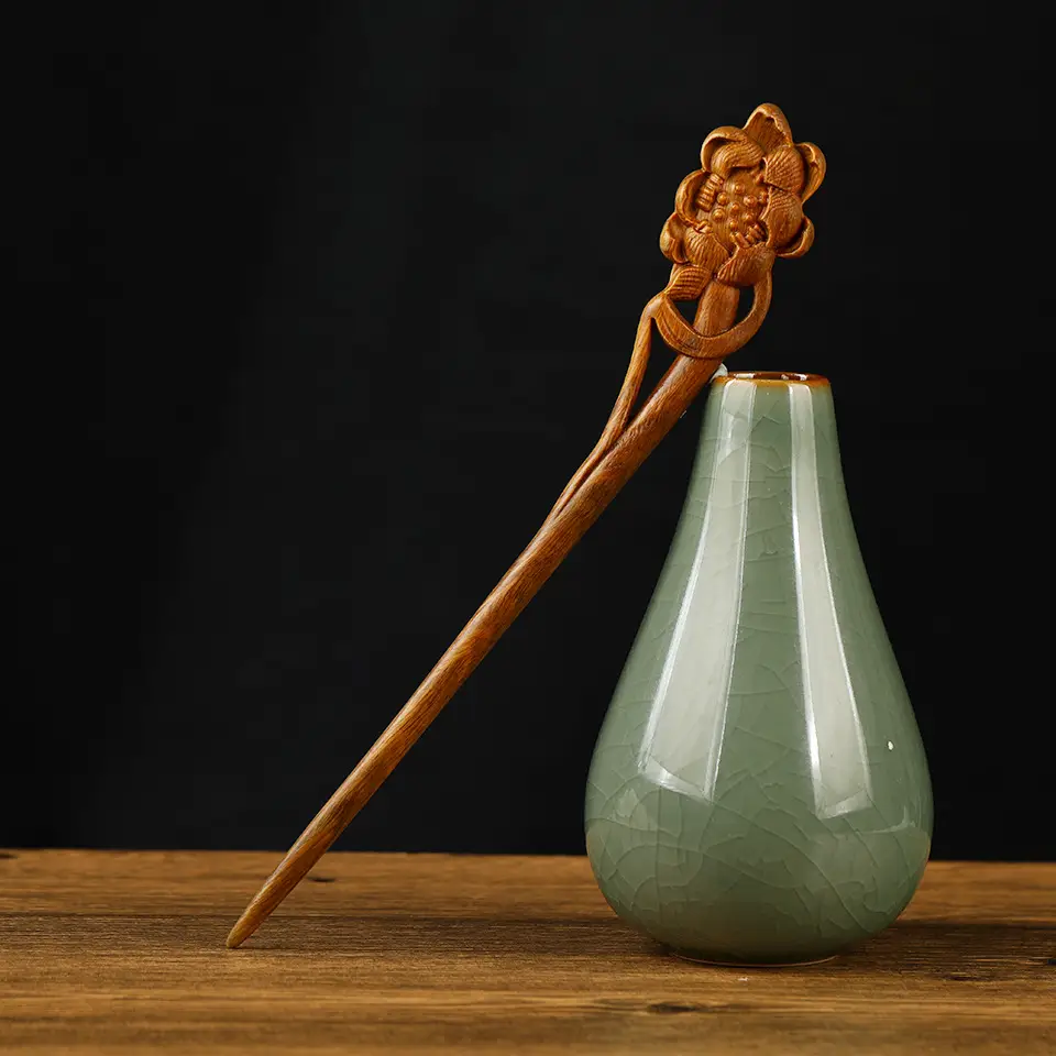 Chinese Hanfu Hairpin with Dragon Design Green Sandalwood