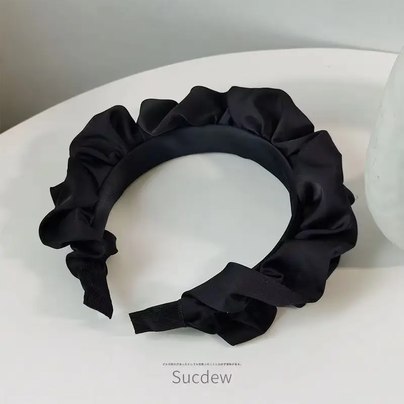 Black Silk Ruched Hairband for Women - Image 4