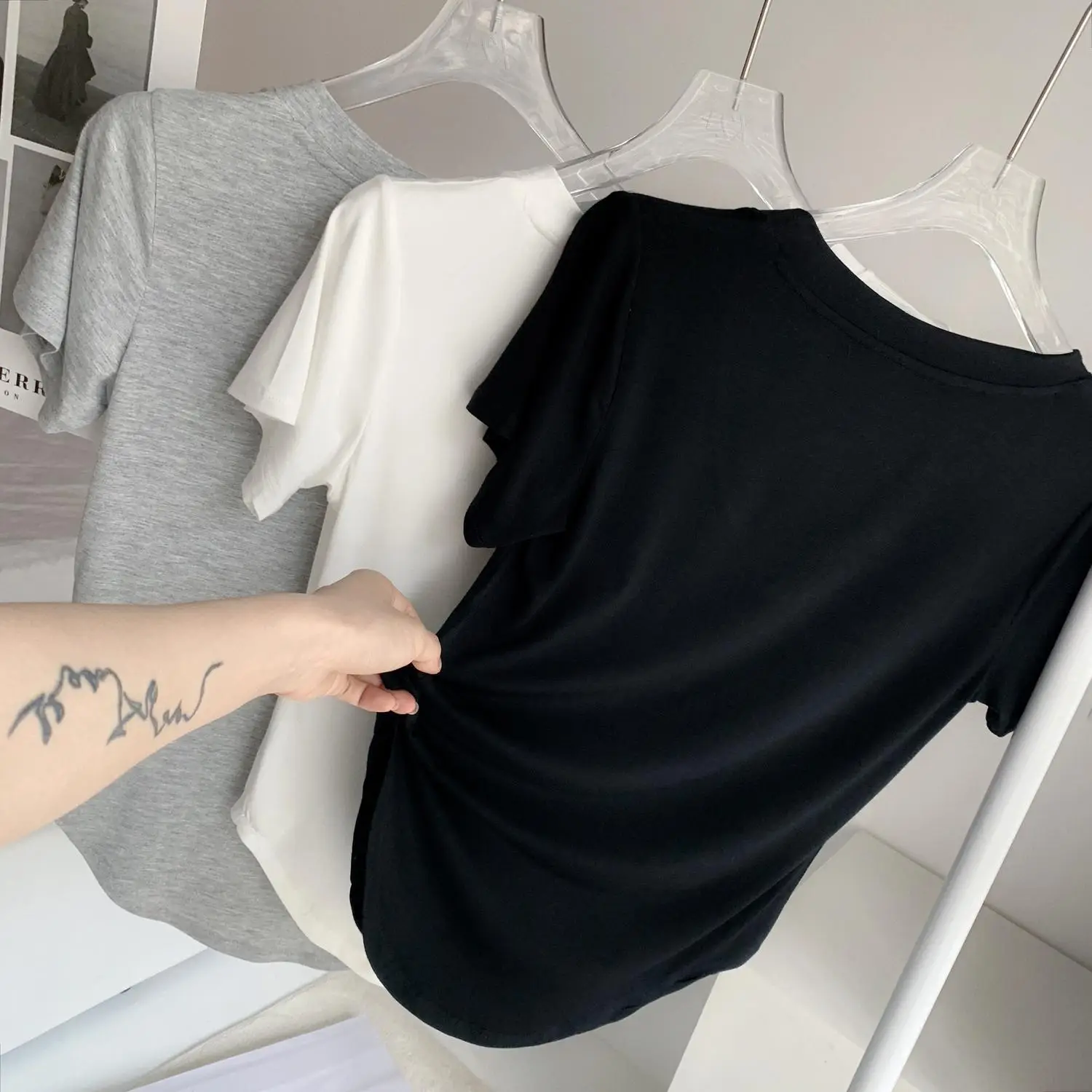 Women White V Neck Modal T-Shirt Summer Loose Slimming — feature 4
