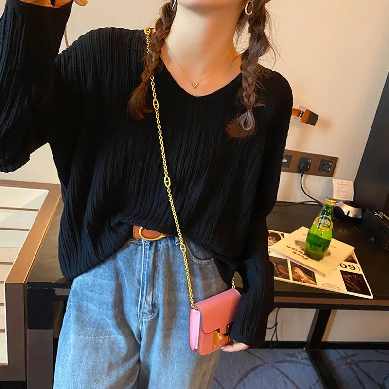 Women's Black Knit Shirt with Long Sleeve & Chain Bag - Image 2